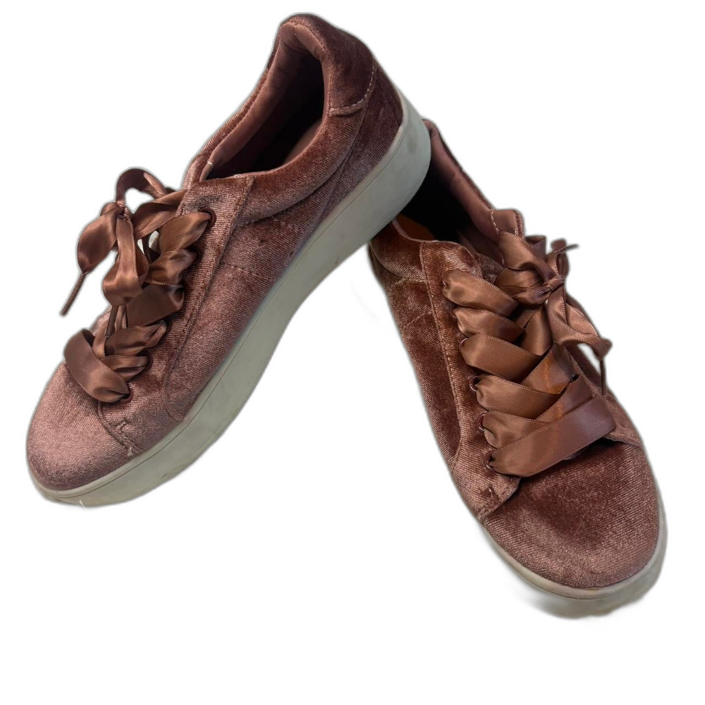Women's Malibu Vintage Blush Pink Velvet Ribbon Lace Sneakers size 8